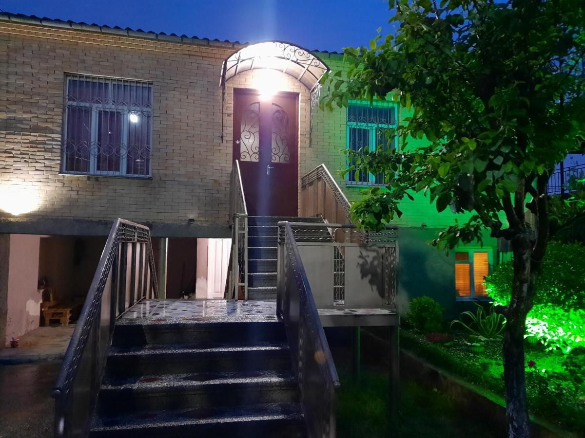 Sisi Guest House Kutaissi Exterior foto